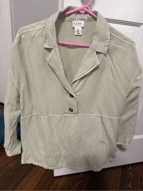 Relaxed Button-Front Pullover Shirt in Sage Green by KUT from the Kloth